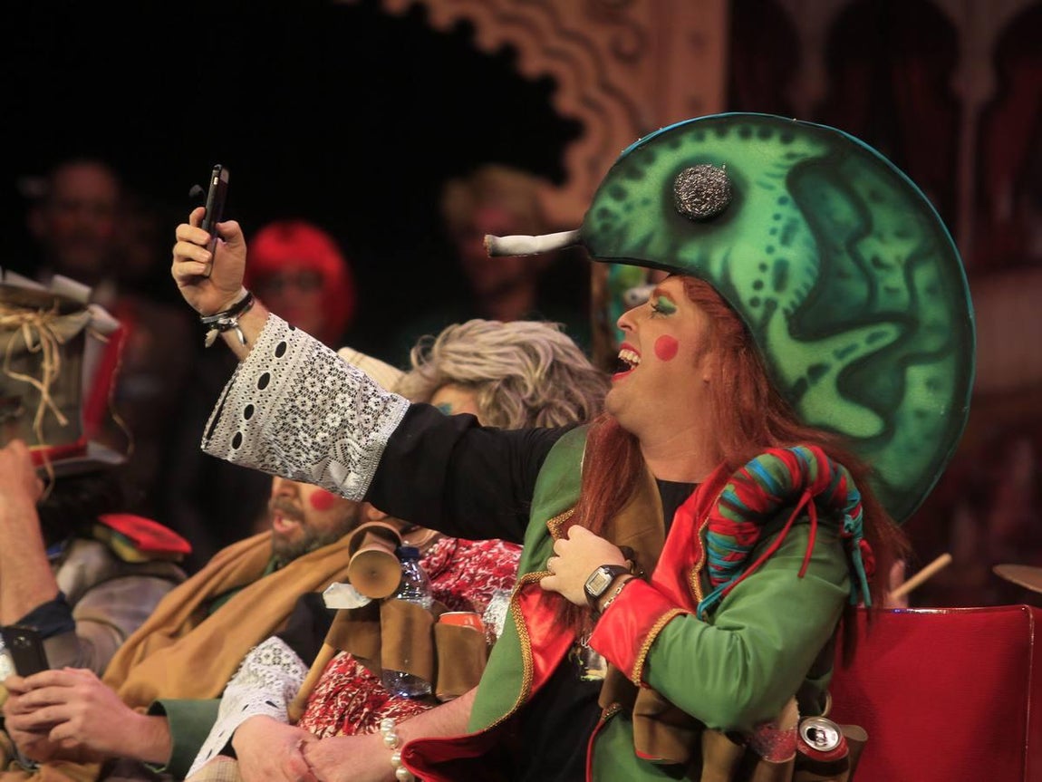 Fotos: Chirigota Los del lado oscuro... Cai!