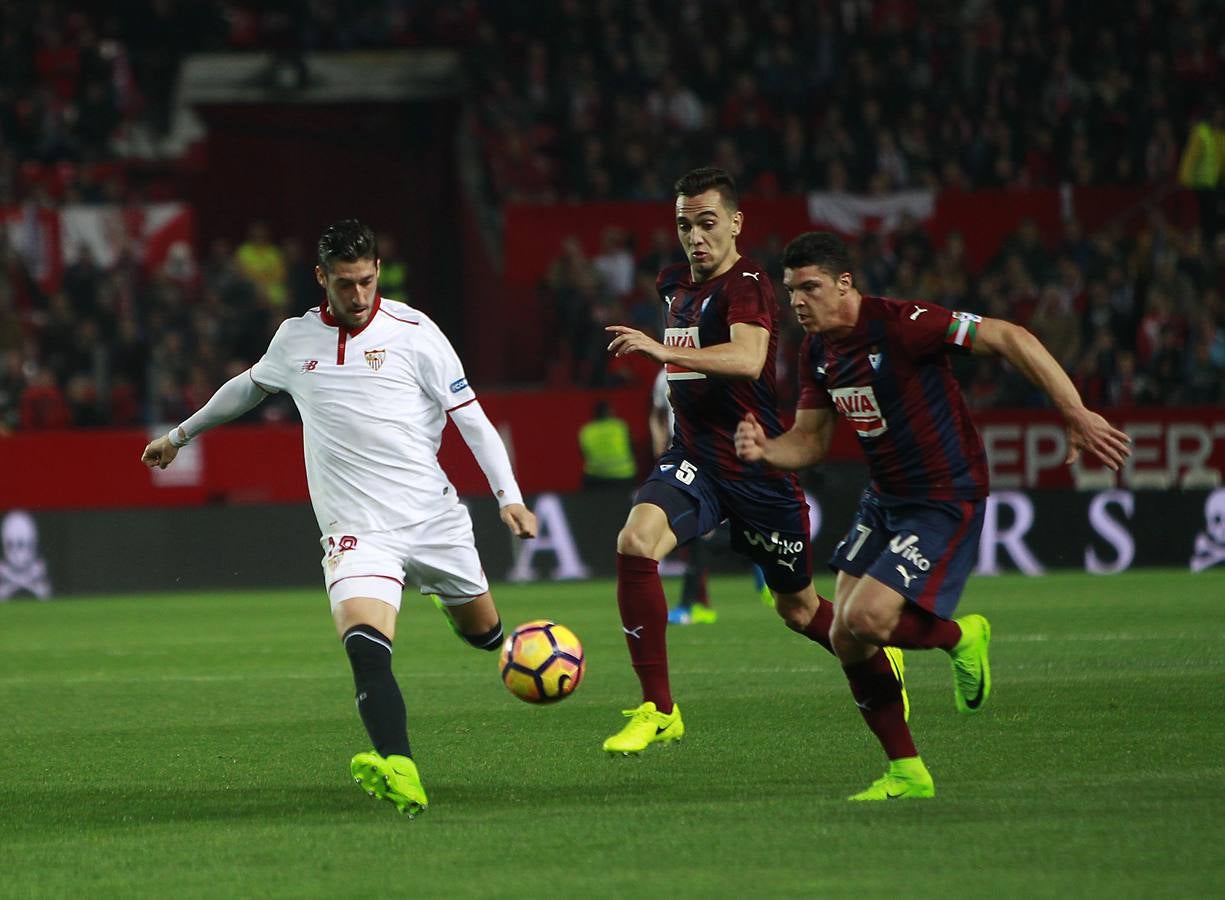 El Sevilla se anota tres puntos en casa ante el Eibar