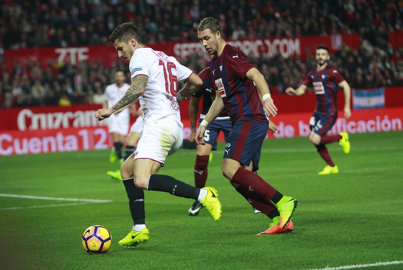 El Sevilla se anota tres puntos en casa ante el Eibar