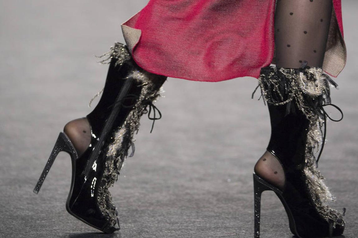 Custo muestra su lado más colorido