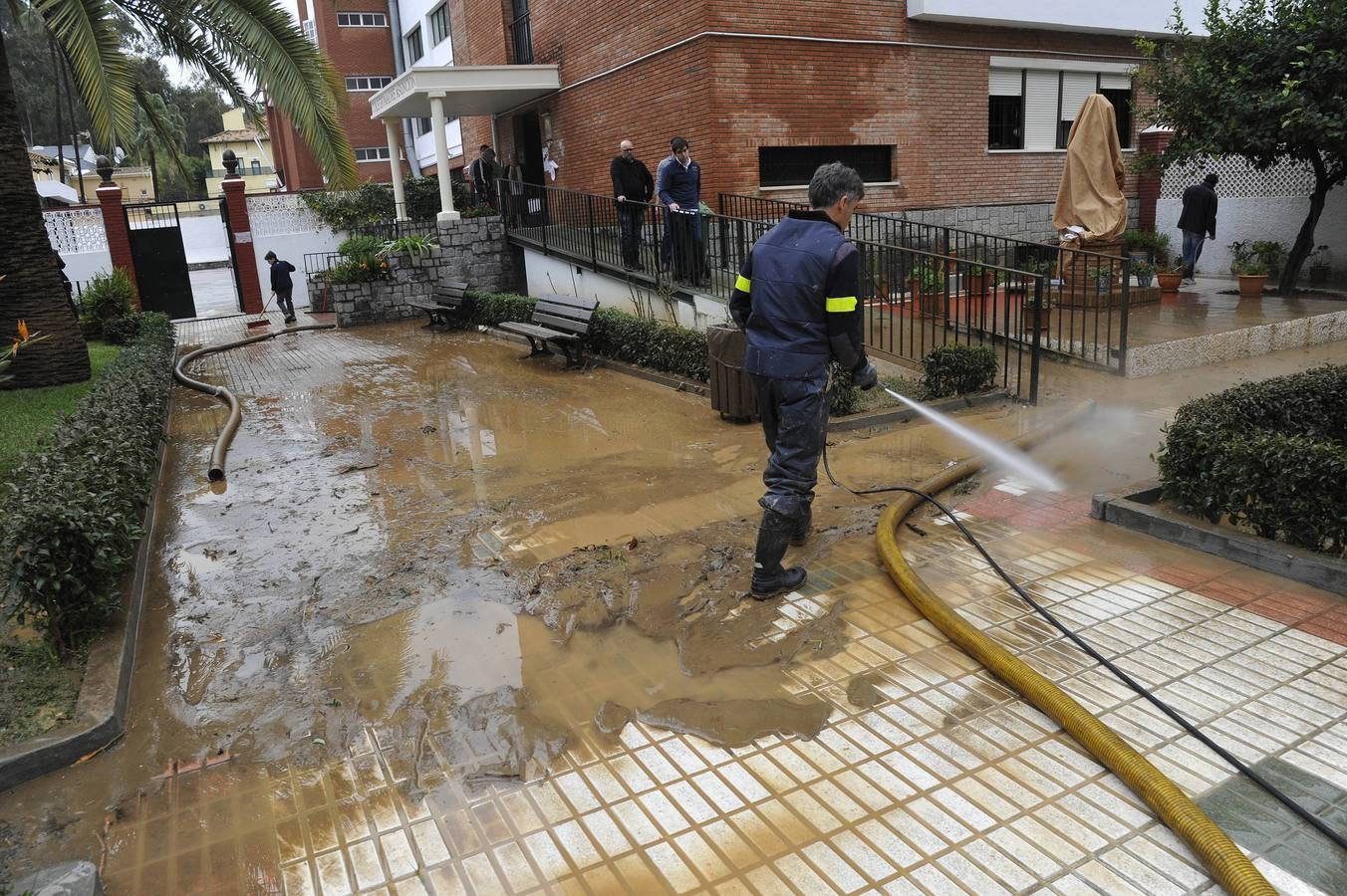 Una tormenta barre Málaga este domingo