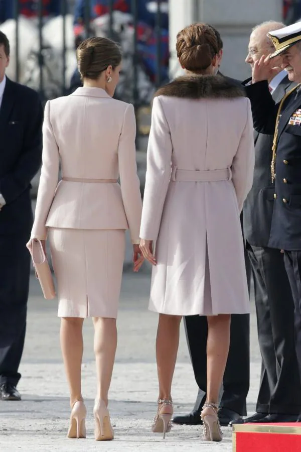 La Reina Letizia junto a la esposa de Mauricio Macri, Juliana Awada