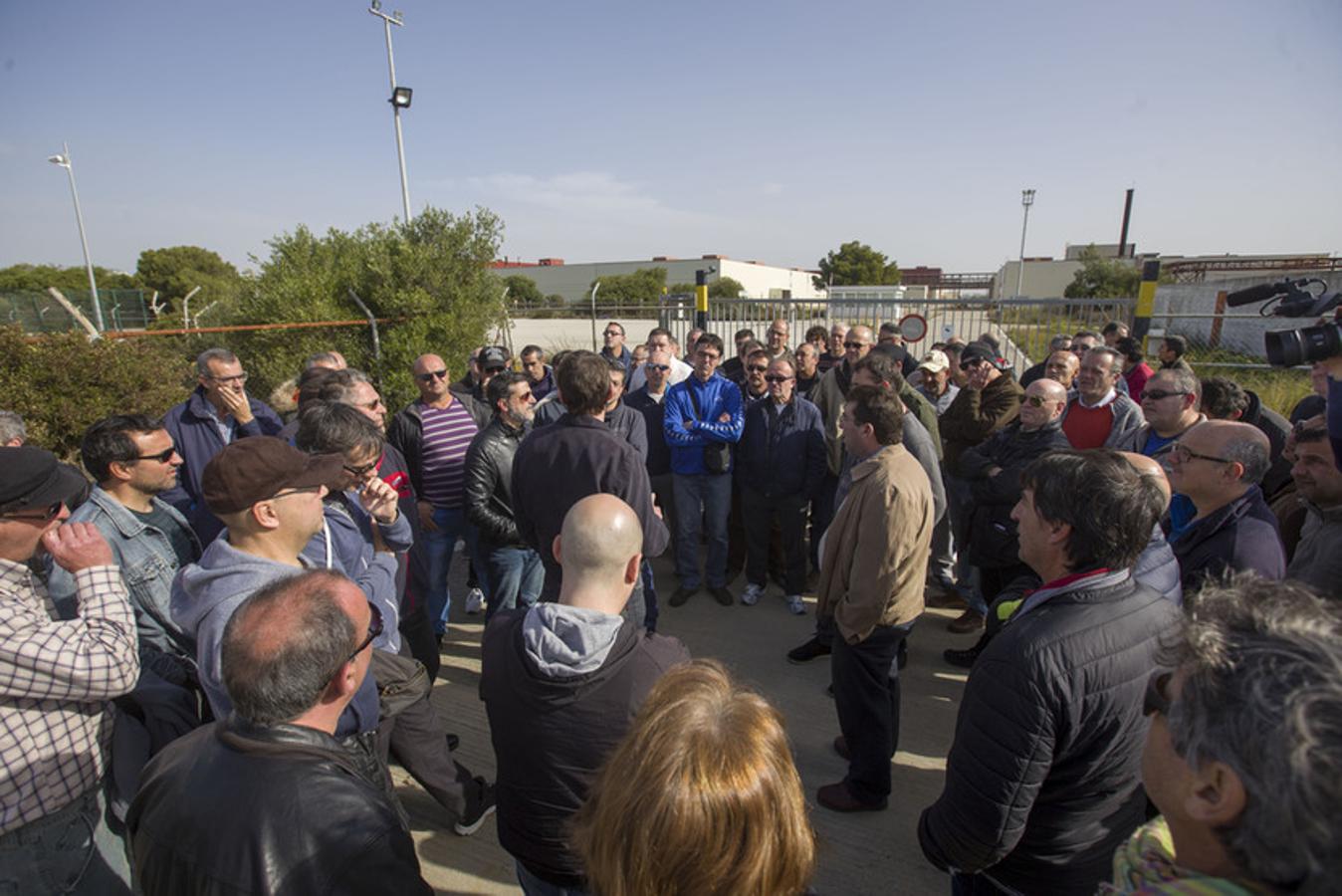 Los extrabajadores se concentran en las puertas de Delphi en el décimo aniversario del cierre