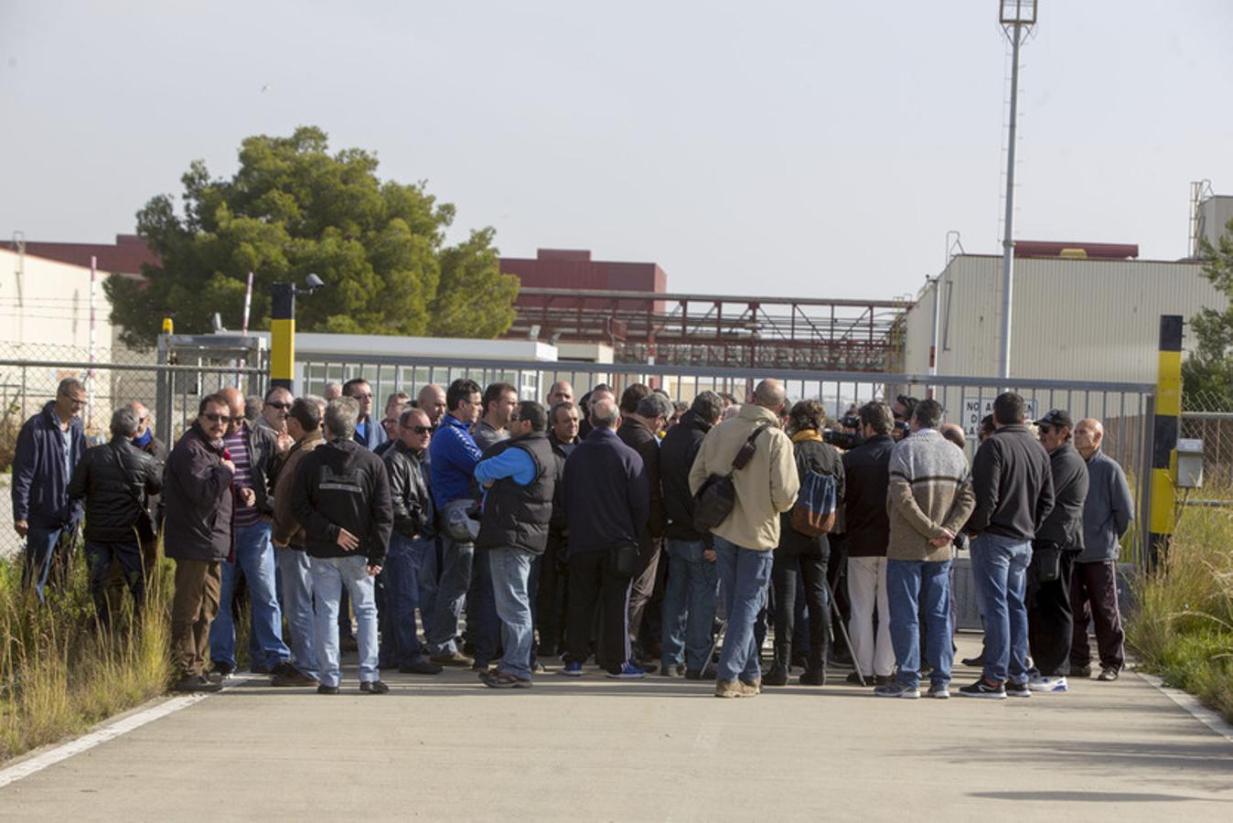 Los extrabajadores se concentran en las puertas de Delphi en el décimo aniversario del cierre