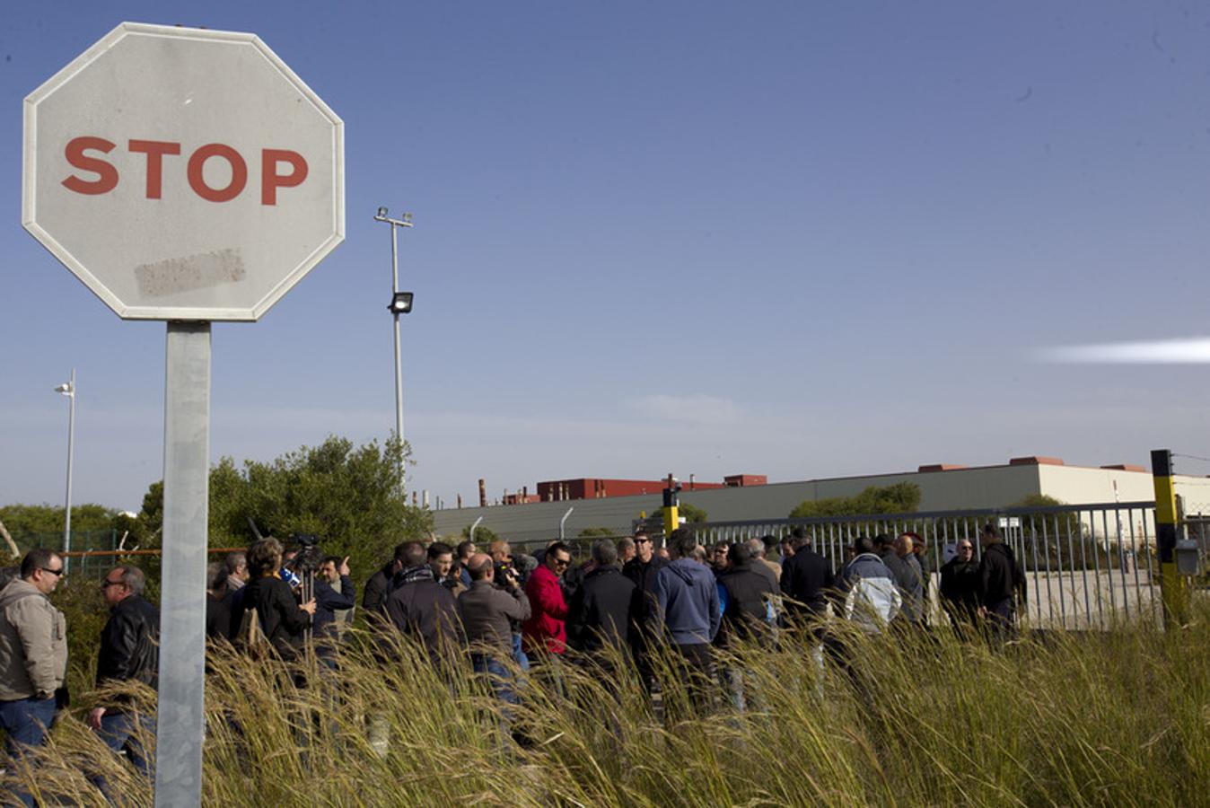 Los extrabajadores se concentran en las puertas de Delphi en el décimo aniversario del cierre