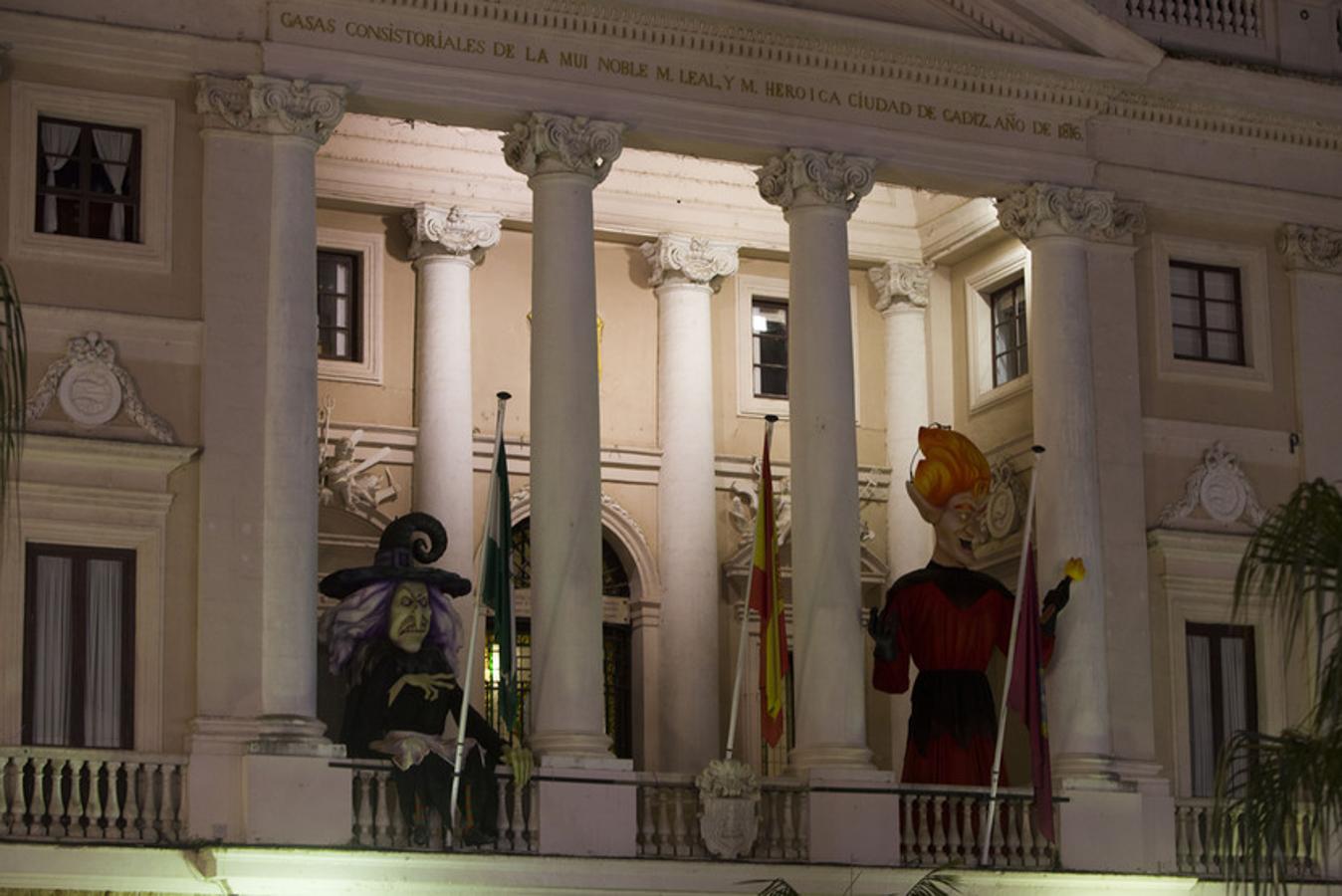 Fotos: Así es la iluminación de Carnaval de Cádiz 2017