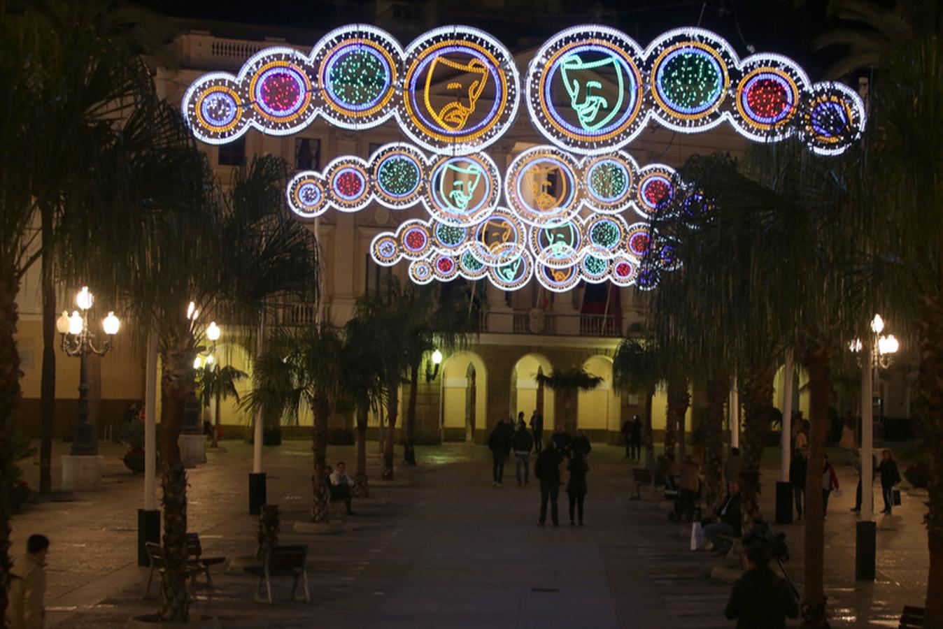 Fotos: Así es la iluminación de Carnaval de Cádiz 2017