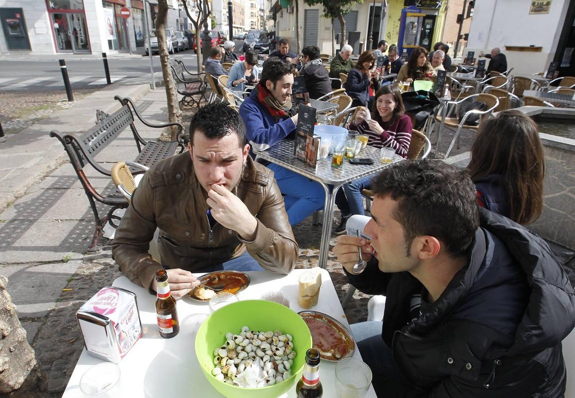 El arranque de los puestos de caracoles, en imágenes