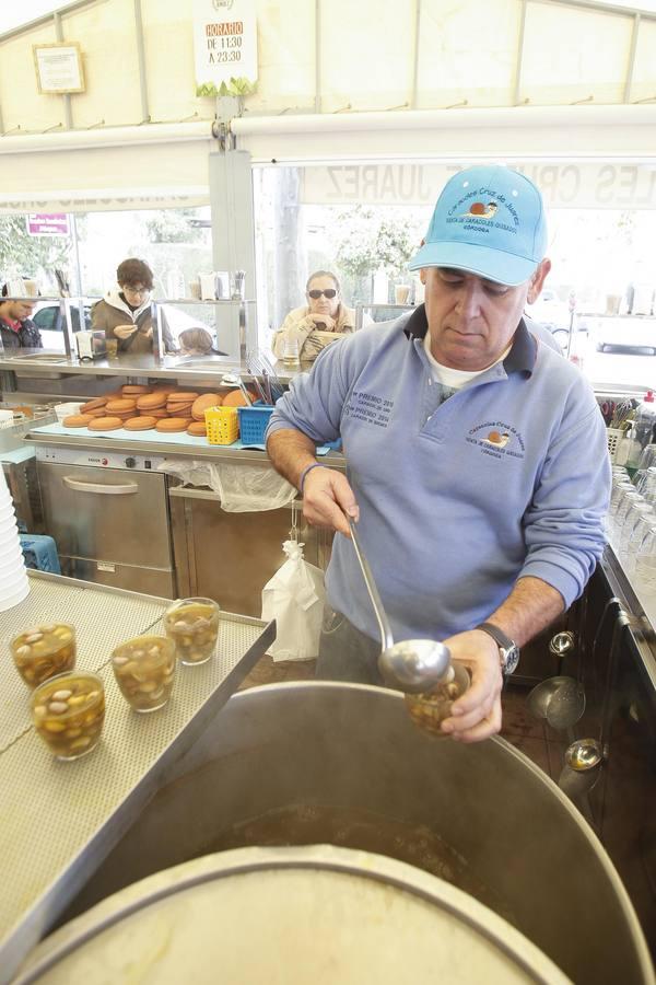 El arranque de los puestos de caracoles, en imágenes