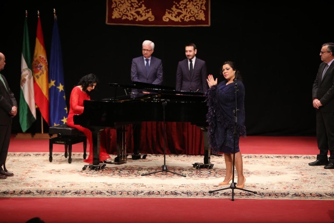 Entrega de Medallas por el Día de Andalucía en el Teatro Muñoz Seca