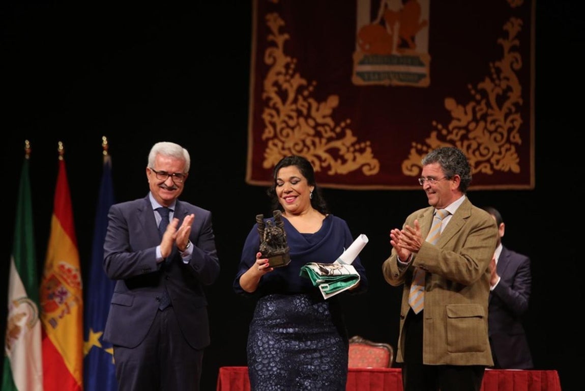 Entrega de Medallas por el Día de Andalucía en el Teatro Muñoz Seca