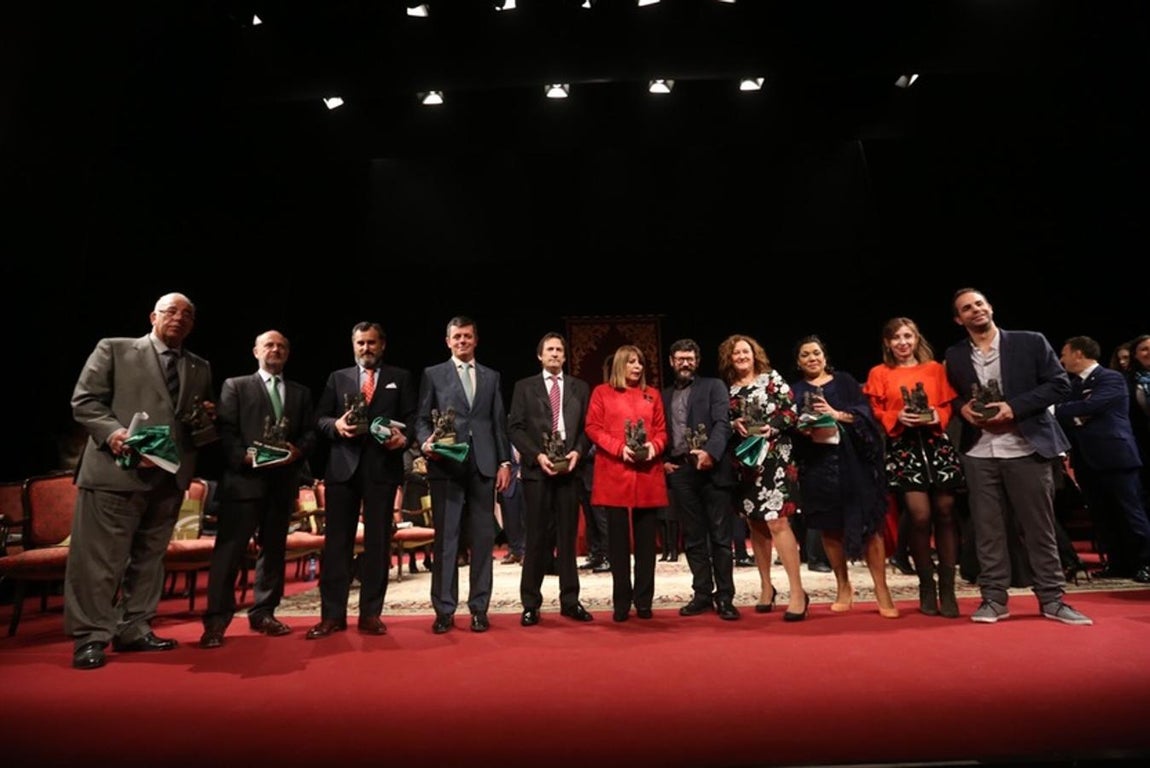 Entrega de Medallas por el Día de Andalucía en el Teatro Muñoz Seca