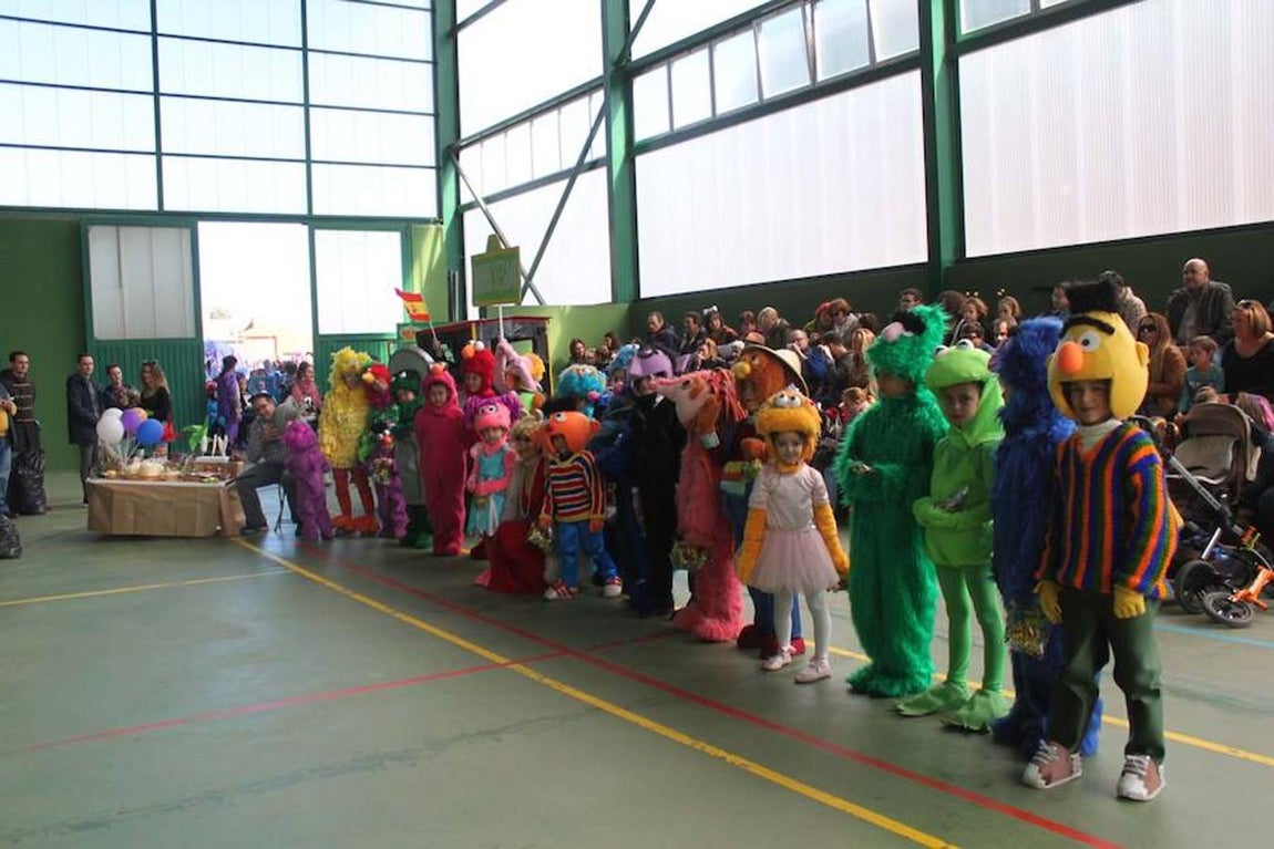 Galería de imágenes: Color y ritmo en el carnaval de Cabanillas