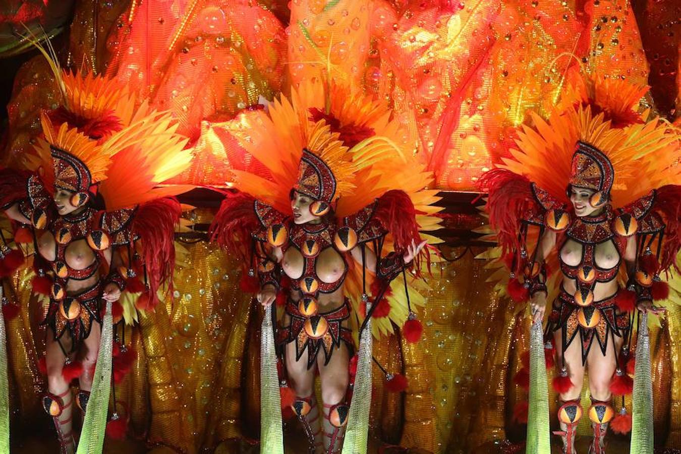 Desfile de las escuelas de samba en Río de Janeiro. 