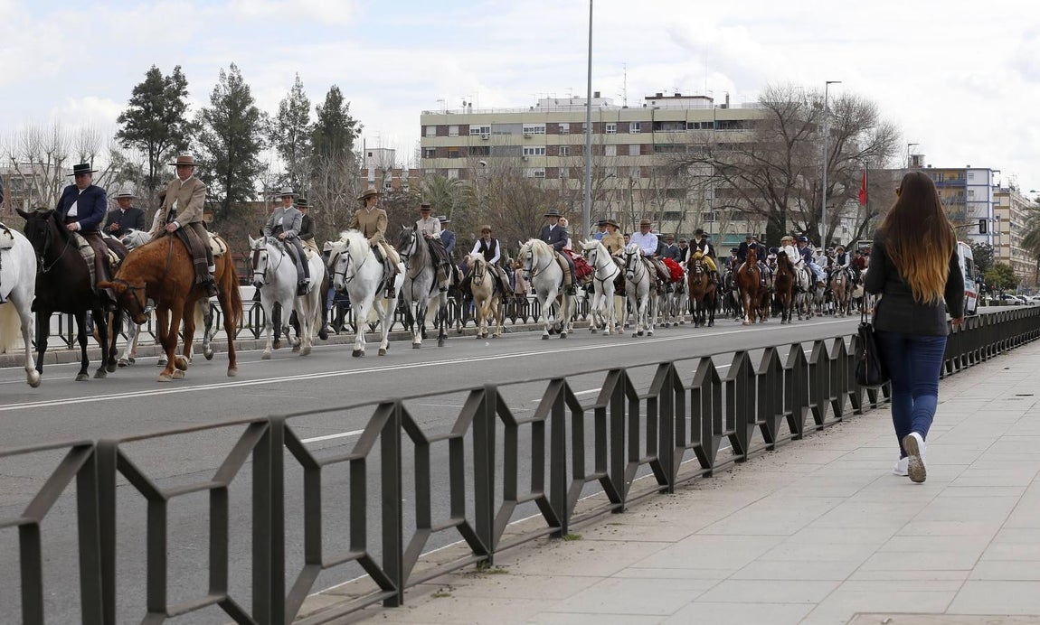 Las mejores imágenes del paseo a caballo por el Día de Andalucía en Córdoba