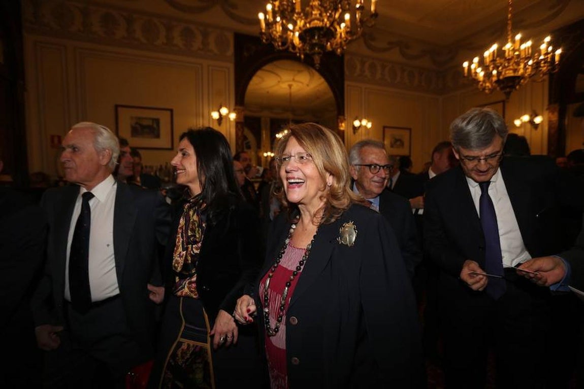 Los invitados al Foro ABC, en imágenes. El evento contó con la asistenciá de representantes políticos y del mundo económico como la expresidenta de la CNMV, Elvira Rodríguez