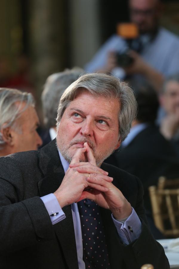 Íñigo Méndez de Vigo, en el Casino de Madrid, antes de dirigirse a los asistentes al Foro ABC. Jaime García