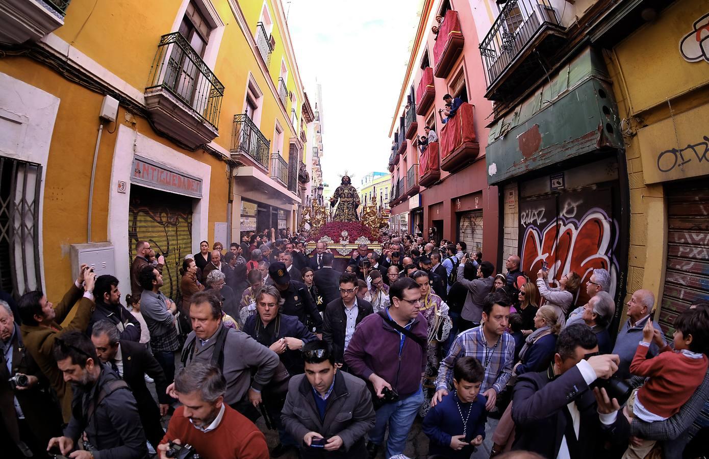 Las mejores imágenes del Via Crucis de las Cofradías