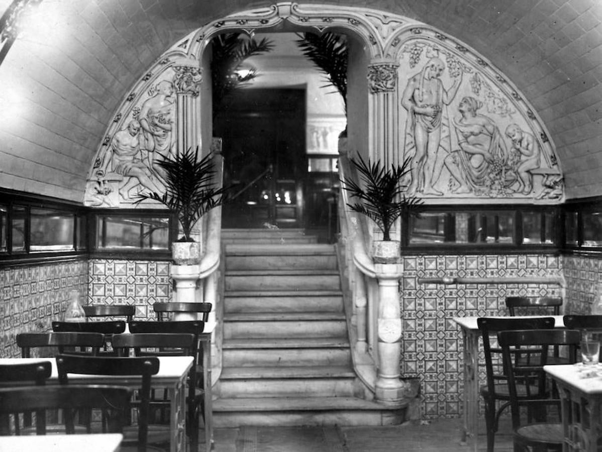 Interior de los salones «La nueva Elipa» (Alcalá, 47), en 1917. 