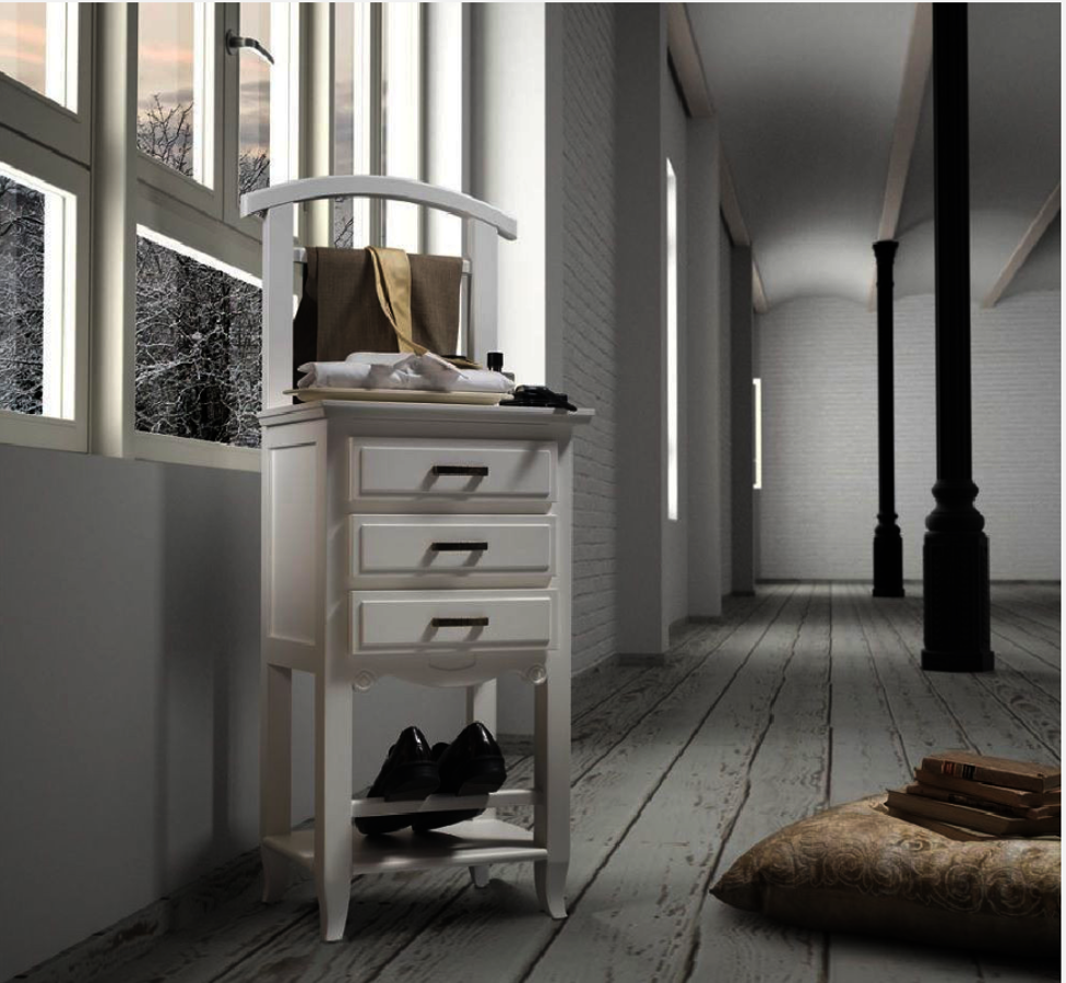 Ámbar Muebles. Dos en uno, el galán de noche Fontana de Ámbar Muebles (395 €) puede usarse también como mesilla de noche, ya que dispone de tres cajones.