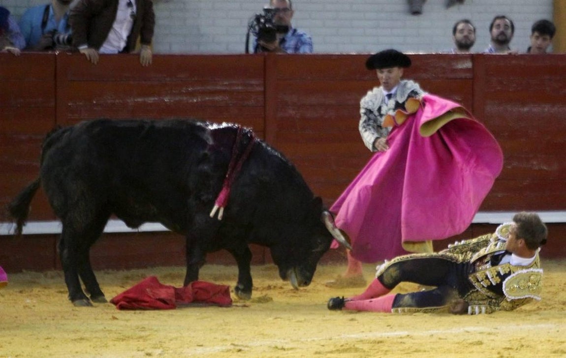 El encuentro en los ruedos de los dos hijos de «El Cordobés»
