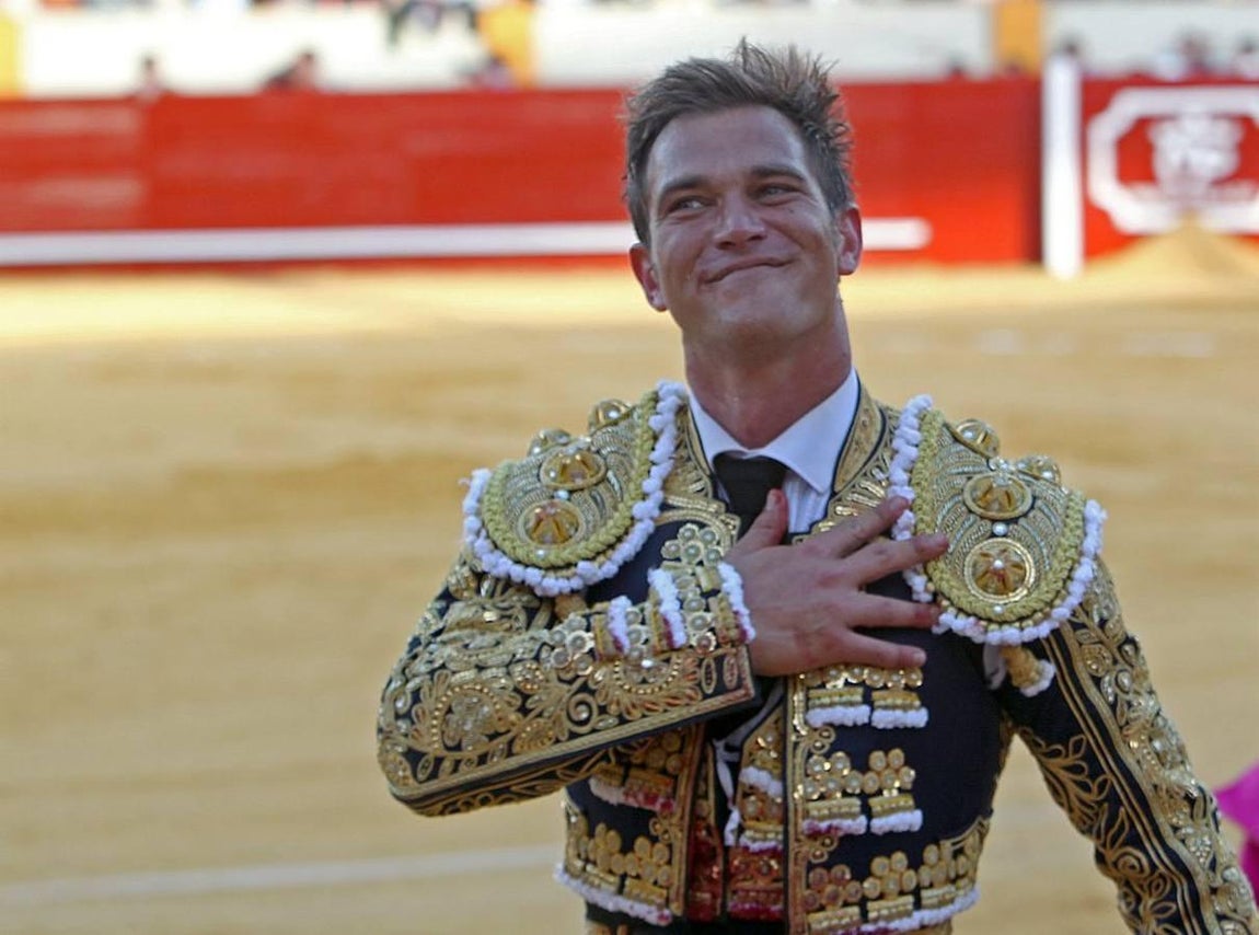 El encuentro en los ruedos de los dos hijos de «El Cordobés»