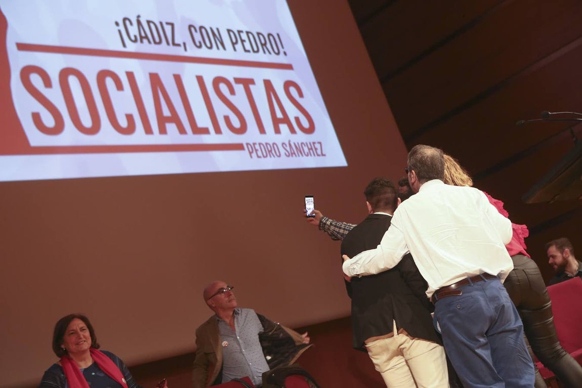Pedro Sánchez encandila en Cádiz