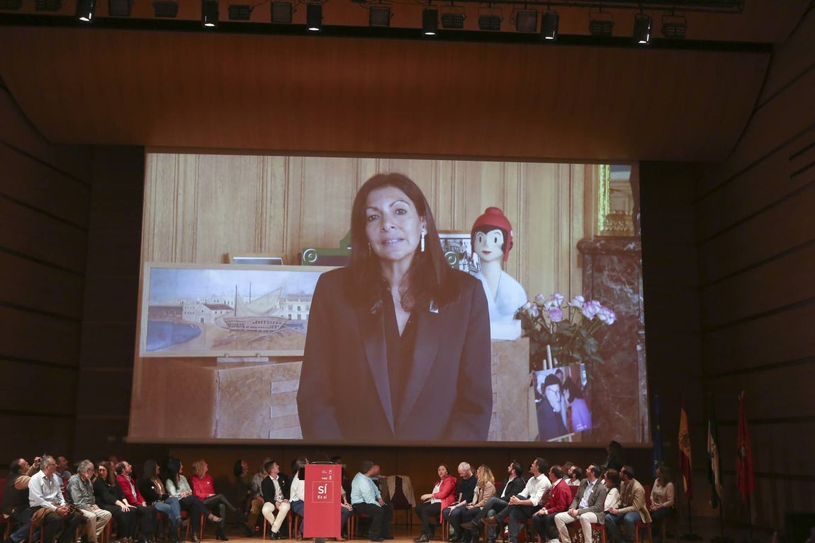 Pedro Sánchez encandila en Cádiz