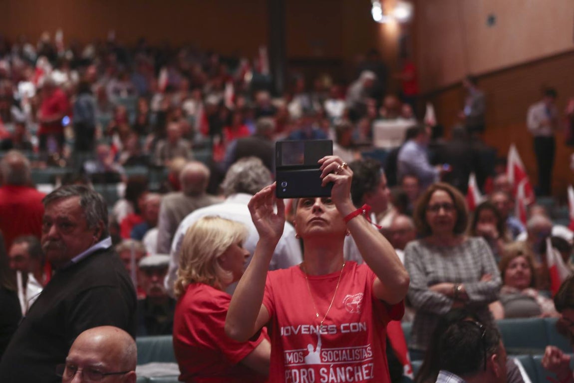 Pedro Sánchez encandila en Cádiz