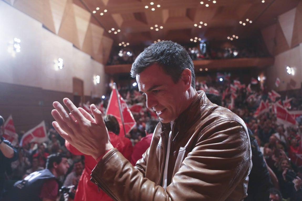 Pedro Sánchez encandila en Cádiz