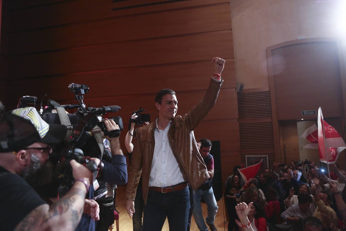 Pedro Sánchez encandila en Cádiz