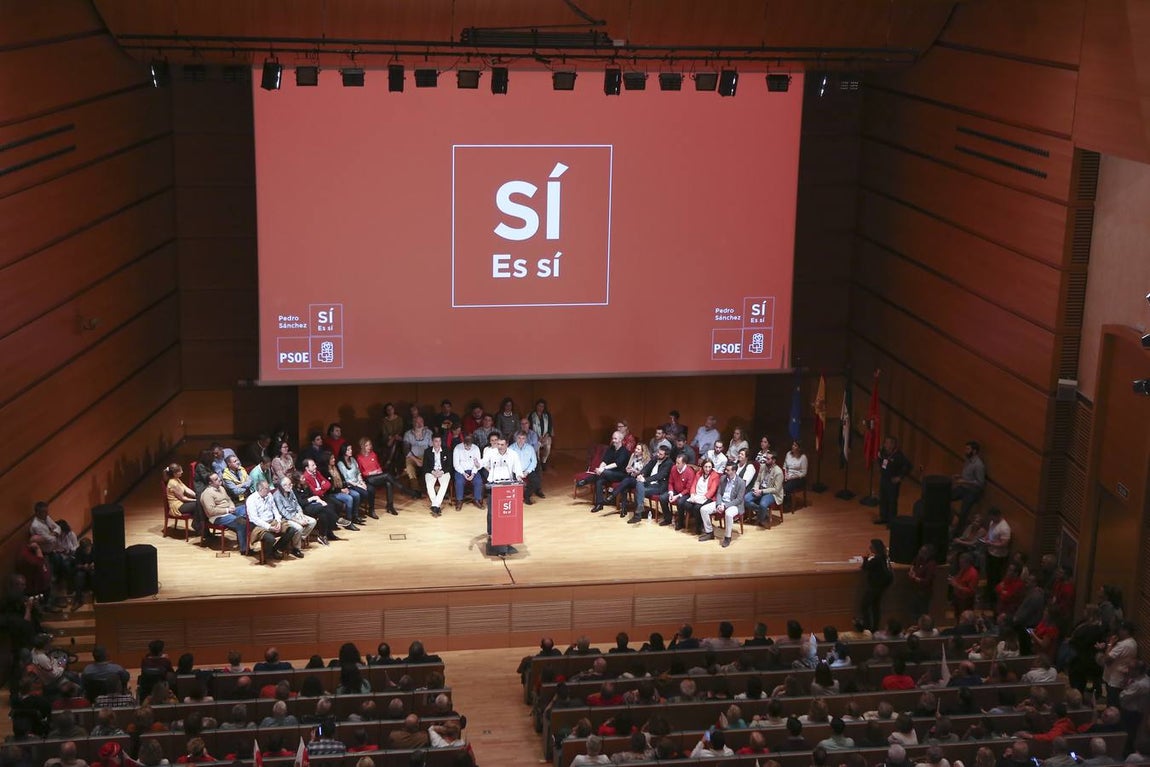 Pedro Sánchez encandila en Cádiz