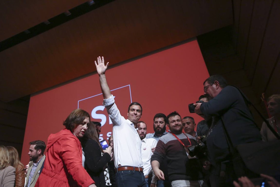 Pedro Sánchez encandila en Cádiz