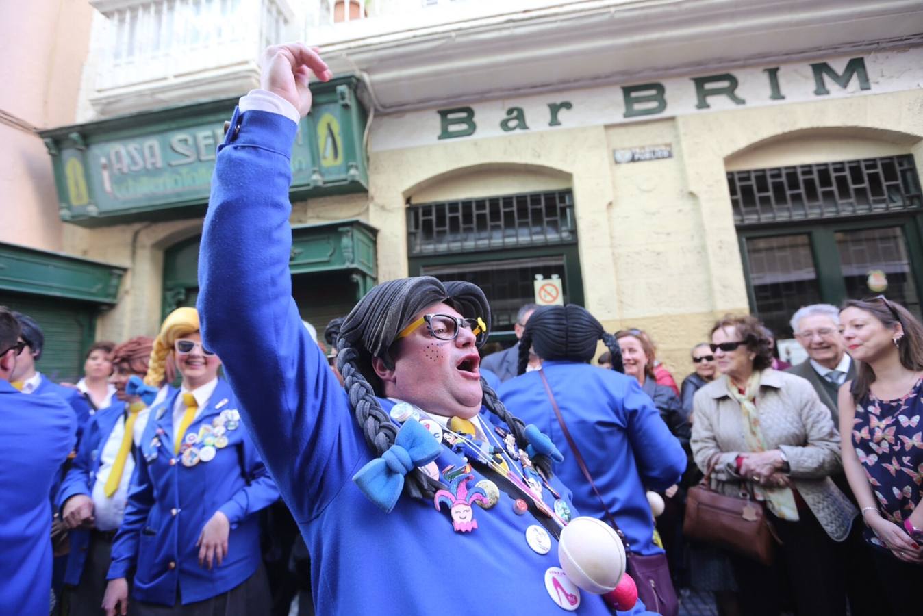 El Carnaval Chiquito llena las calles del centro de Cádiz