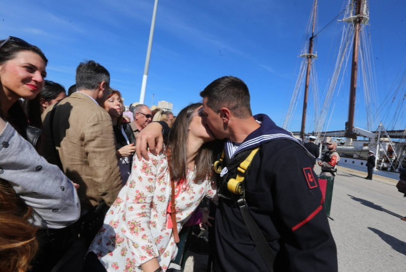 Cádiz despide al buque &#039;Juan Sebastián Elcano&#039;