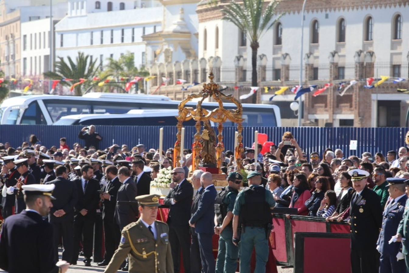 Cádiz despide al buque &#039;Juan Sebastián Elcano&#039;