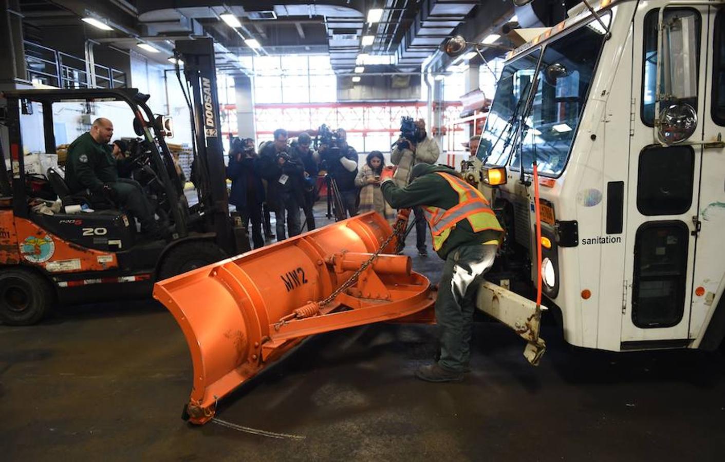 Los servicios de emergencias de Nueva York se preparan para el temporal. 