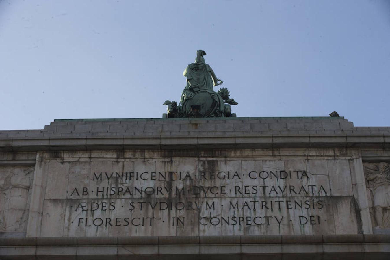 En las entrañas del Arco de la Victoria