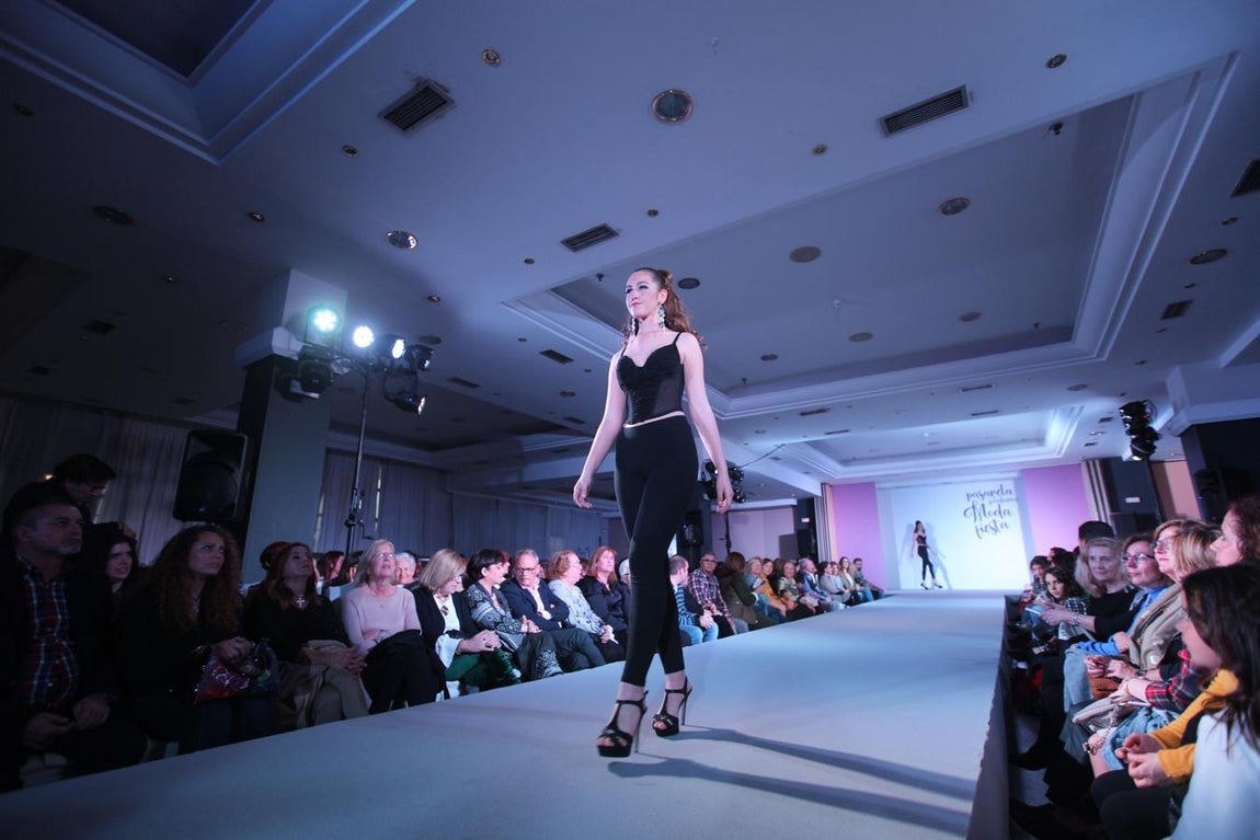 VI Pasarela solidaria moda fiesta en Bahía Sur