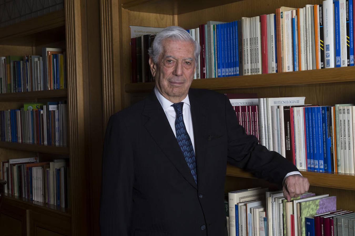 El escritor Mario Vargas Llosa, a su llegada a la Fundación Areces de Madrid