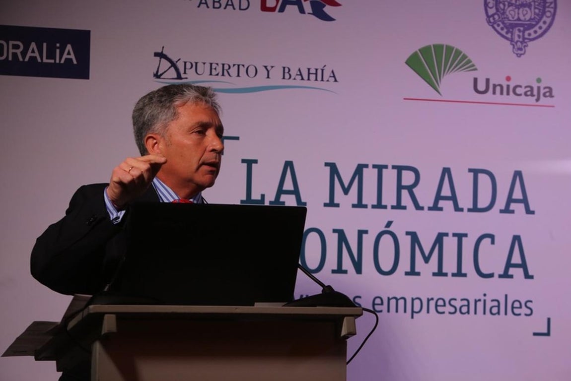 José Antonio Pérez Ramírez en &#039;La mirada económica&#039; organizada por LA VOZ