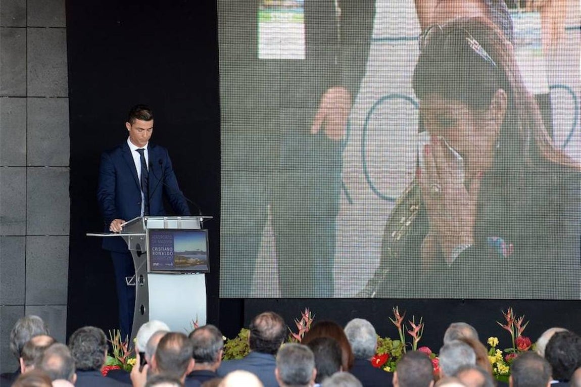 Cristiano Ronaldo se declaró hoy «feliz y honrado» por el homenaje que le ha rendido su tierra natal. 
