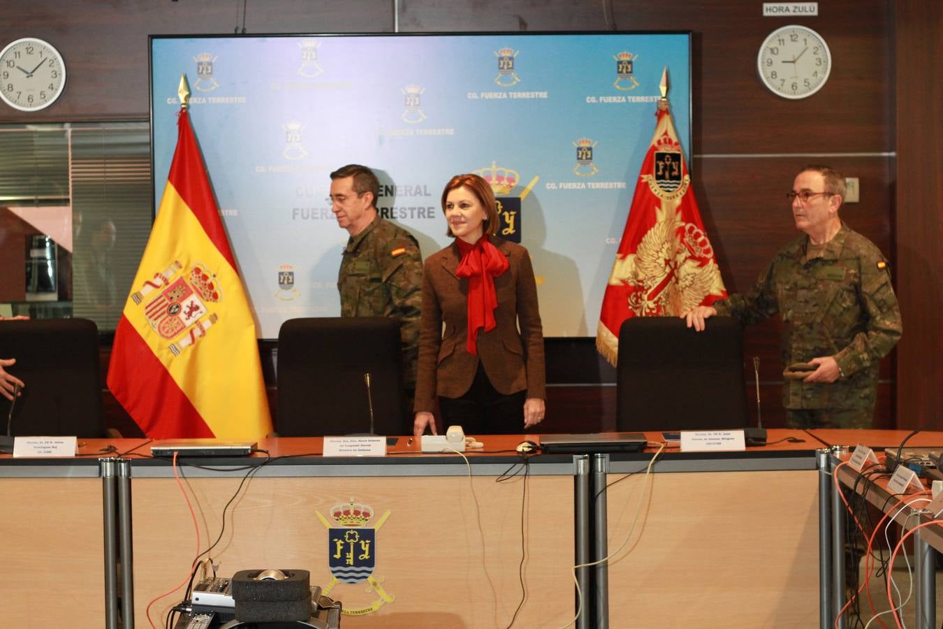 La visita de la ministra de Defensa al Cuartel General de la Fuerza Terrestre, en imágenes