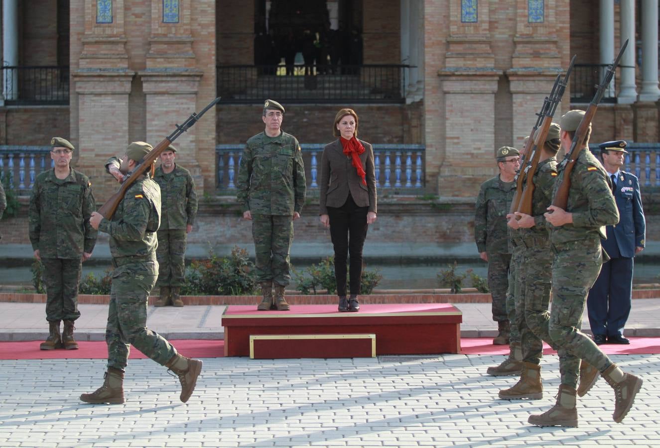 La visita de la ministra de Defensa al Cuartel General de la Fuerza Terrestre, en imágenes