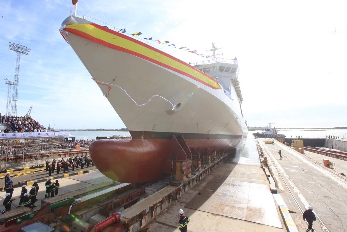 FOTOS: La ministra Cospedal preside la botadura del BAM Audaz