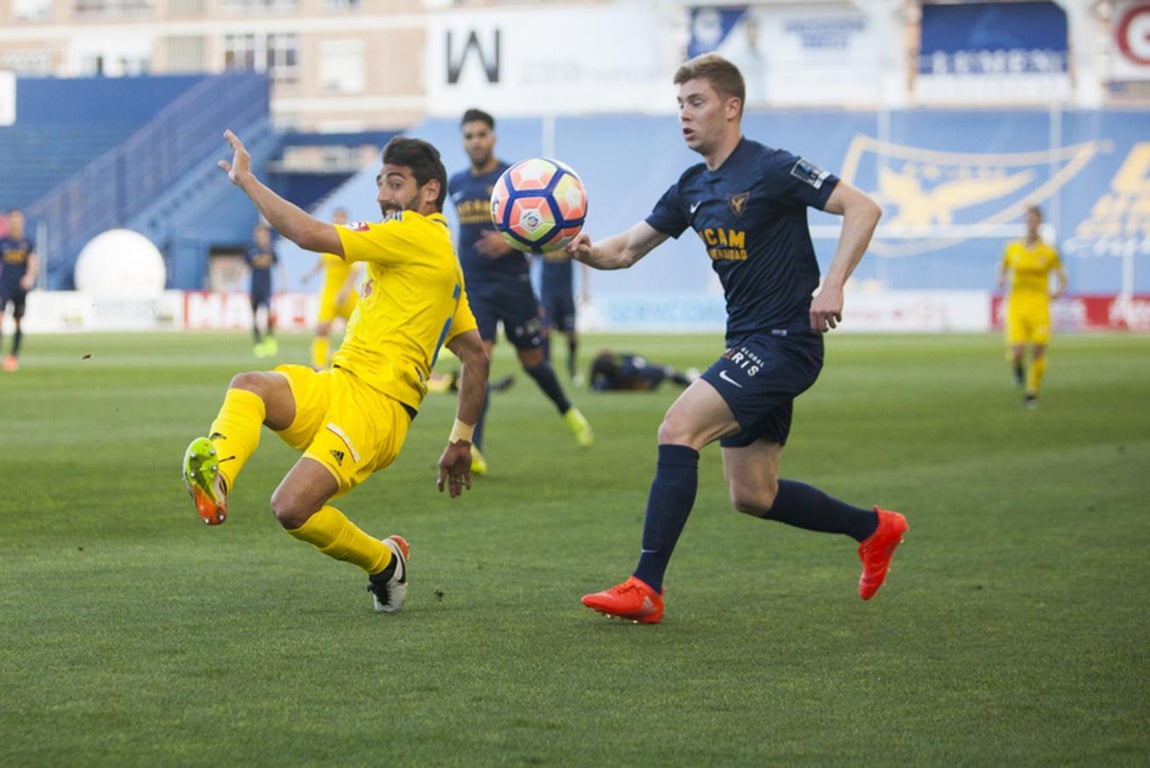 Fotos: Las imágenes del UCAM Murcia - Cádiz CF