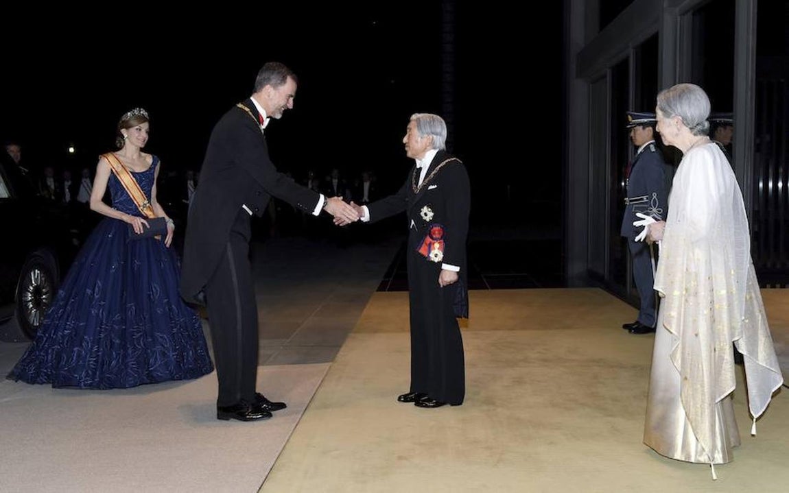 Felipe VI apostó hoy por renovar e «impulsar aún más» las relaciones entre España y Japón, dos países «con aspiraciones y puntos de vista compartidos en la defensa de la paz y el orden internacional». 