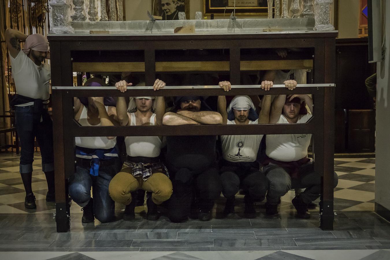 Los preparativos de la Semana Santa vistos por el jefe de Fotografía de ABC de Sevilla y Premio Mingote