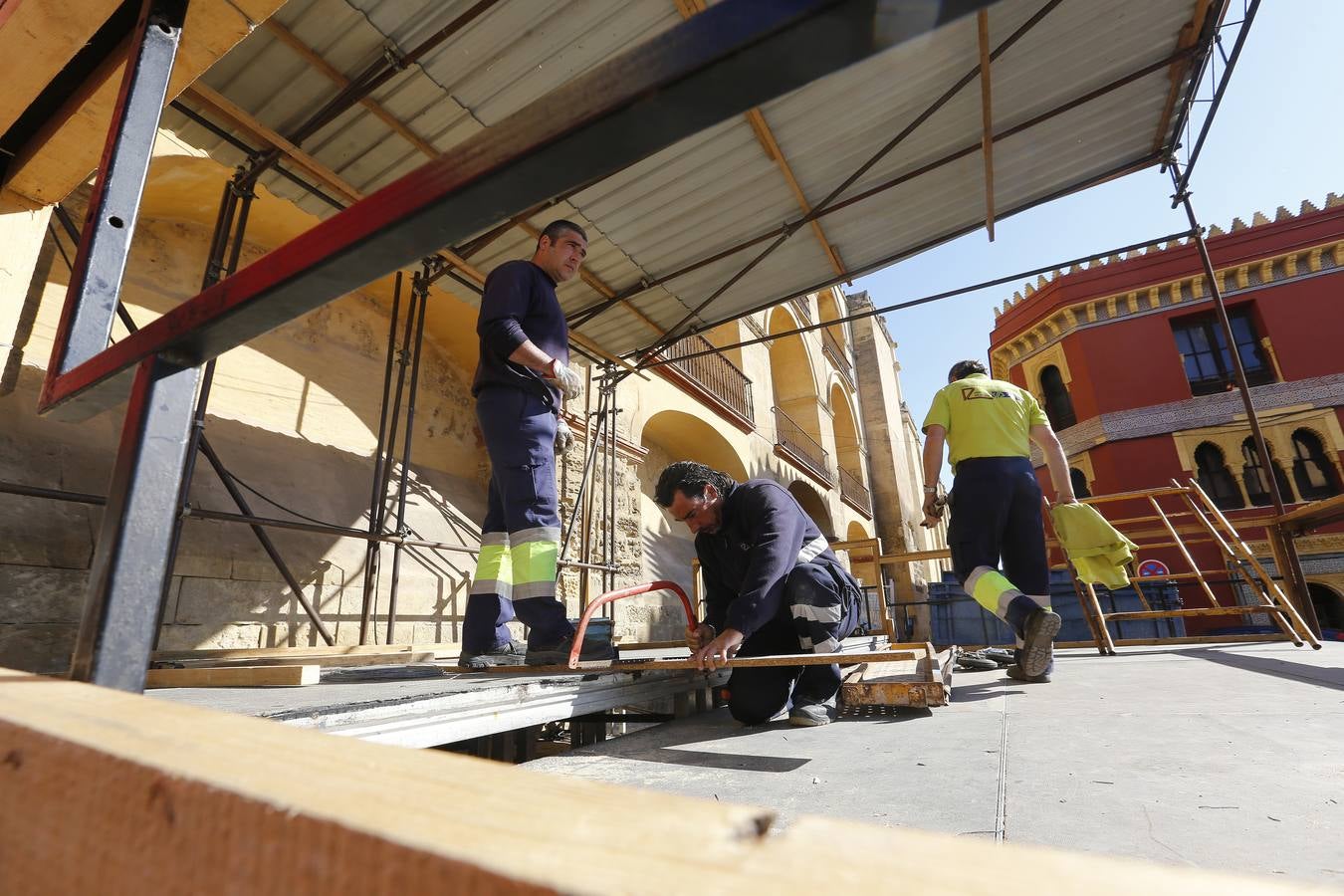 En imágenes, cómo son los preparativos de la Semana Santa de Córdoba 2017