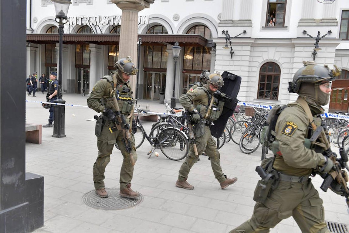 Las dramáticas escenas del atropello de un camión en Estocolmo. 